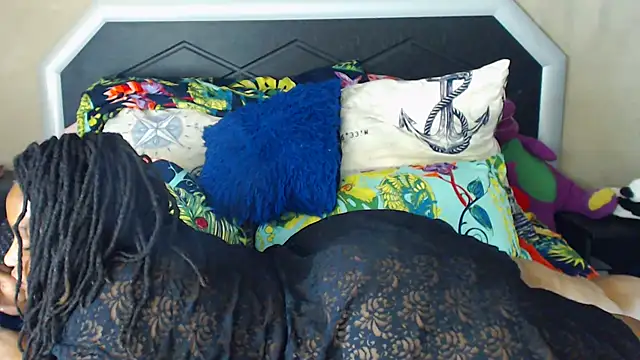 Snapshot of Bulkyyass chatting on October 26, 2025, 12:22 am Bulkyyass online show from October 26, 2025, 12:22 am