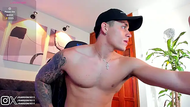 Snapshot of _joansoto chatting on October 9, 2025, 3:01 pm  joansoto online show from October 9, 2025, 3:01 pm