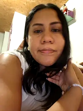 Snapshot of KasiaVenus_ chatting on October 21, 2025, 1:05 am KasiaVenus  online show from October 21, 2025, 1:05 am