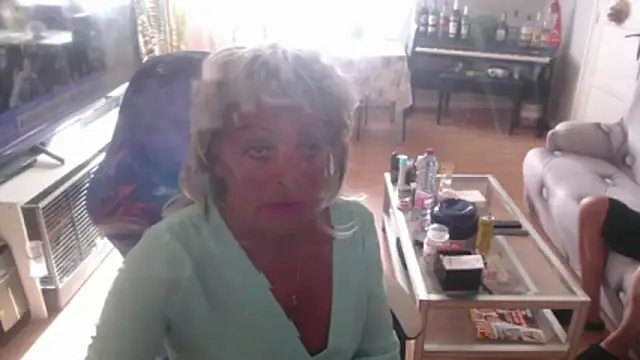 Snapshot of Anjela30 chatting on April 21, 2026, 4:02 pm Anjela30 online show from April 21, 2026, 4:02 pm