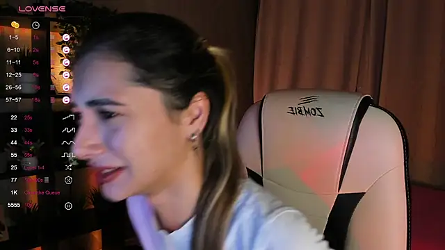 Snapshot of DarlaLike chatting on September 26, 2025, 4:08 am DarlaLike online show from September 26, 2025, 4:08 am