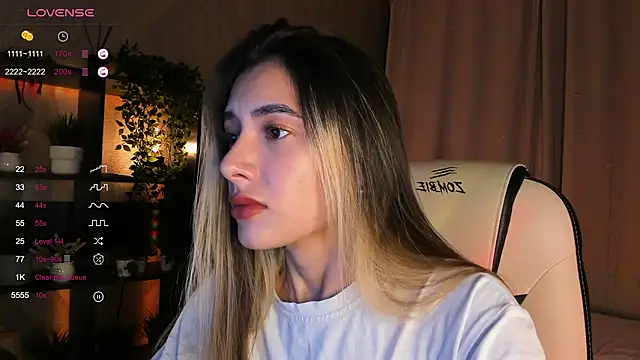 Snapshot of DarlaLike chatting on October 9, 2025, 3:40 am DarlaLike online show from October 9, 2025, 3:40 am