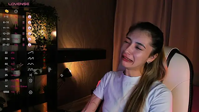 Snapshot of DarlaLike chatting on September 25, 2025, 4:07 am DarlaLike online show from September 25, 2025, 4:07 am