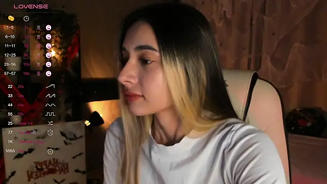 Snapshot of DarlaLike chatting on October 22, 2025, 3:50 am DarlaLike online show from October 22, 2025, 3:50 am