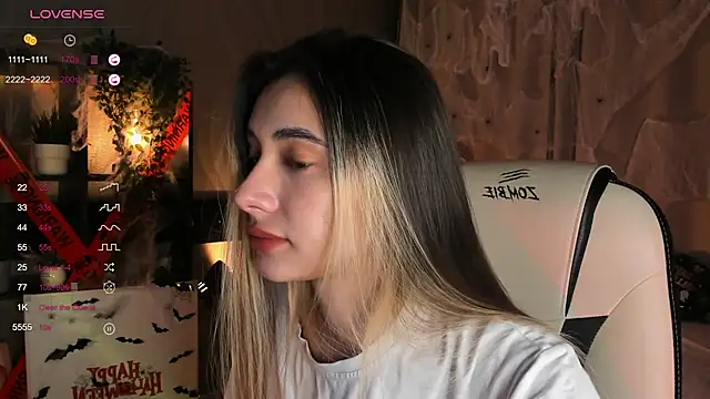 Snapshot of DarlaLike chatting on October 19, 2025, 3:42 am DarlaLike online show from October 19, 2025, 3:42 am