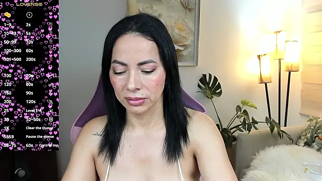 veronika naughty online show from March 27, 2026, 3:46 pm