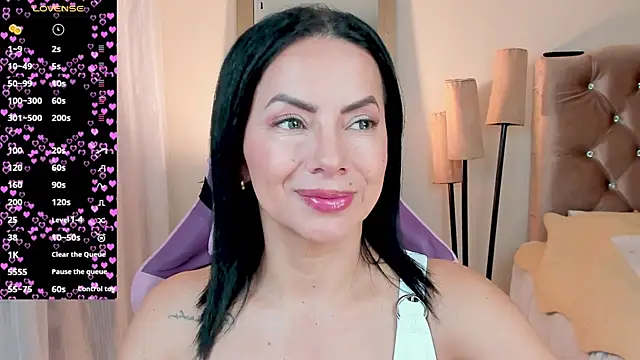 veronika naughty online show from October 9, 2025, 2:06 pm