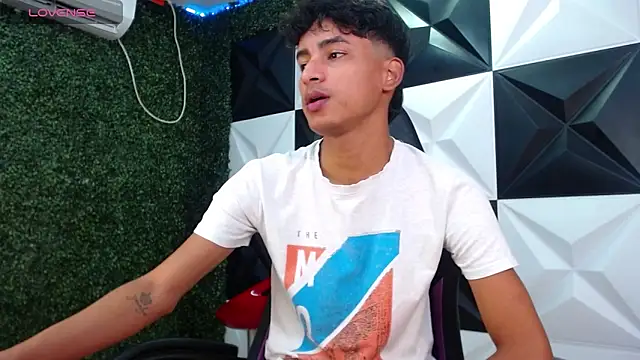 Snapshot of allens_joe chatting on March 6, 2025, 2:29 pm allens joe online show from March 6, 2025, 2:29 pm