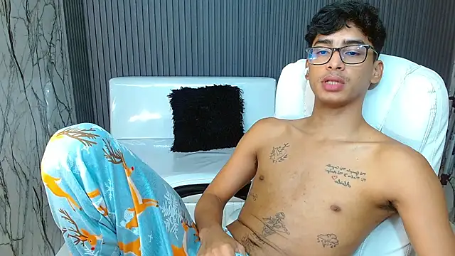 Snapshot of allens_joe chatting on October 14, 2025, 1:50 am allens joe online show from October 14, 2025, 1:50 am