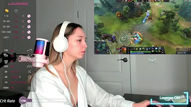 Snapshot of MiaThaine chatting on March 1, 2025, 4:11 pm MiaThaine online show from March 1, 2025, 4:11 pm