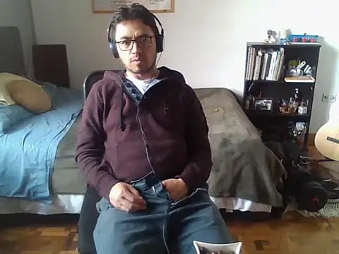 Snapshot of Diptongo chatting on October 26, 2025, 5:35 pm Diptongo online show from October 26, 2025, 5:35 pm