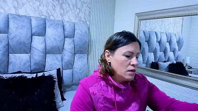 Snapshot of charlotte__G chatting on November 4, 2025, 11:36 am charlotte G online show from November 4, 2025, 11:36 am