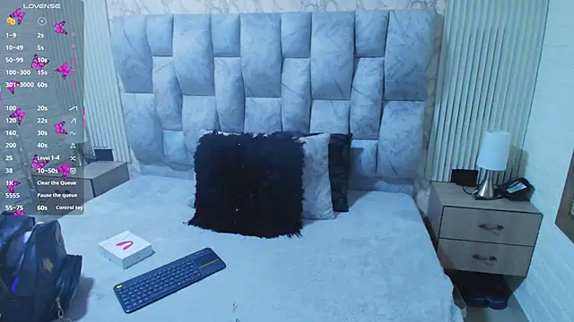 Snapshot of charlotte__G chatting on October 2, 2025, 11:02 am charlotte G online show from October 2, 2025, 11:02 am