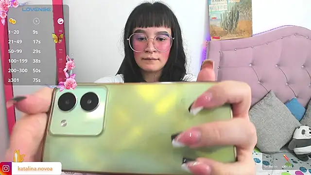 Katalina novoa online show from March 10, 2025, 7:44 am