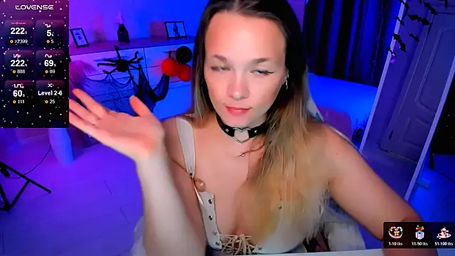 Snapshot of SherillBrill chatting on October 31, 2025, 7:49 am SherillBrill online show from October 31, 2025, 7:49 am