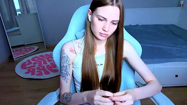 StellaLawless online show from June 4, 2026, 12:04 am
