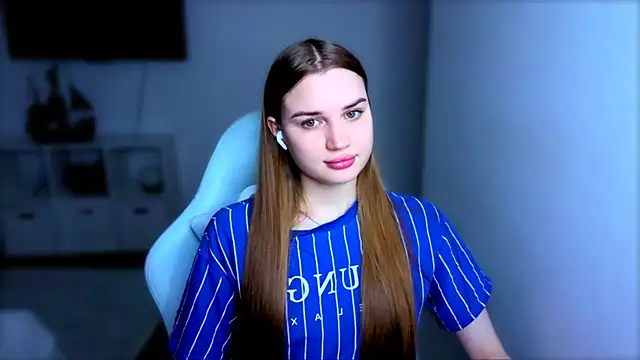 StellaLawless online show from November 29, 2025, 2:50 pm