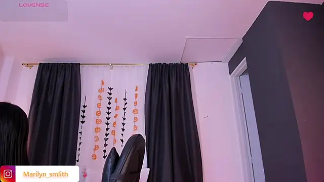 Snapshot of MarilynSmIith chatting on October 17, 2025, 11:34 am MarilynSmIith online show from October 17, 2025, 11:34 am