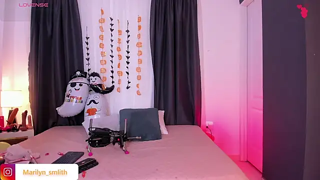 Snapshot of MarilynSmIith chatting on October 13, 2025, 11:45 am MarilynSmIith online show from October 13, 2025, 11:45 am