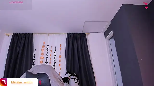 Snapshot of MarilynSmIith chatting on October 21, 2025, 11:42 am MarilynSmIith online show from October 21, 2025, 11:42 am