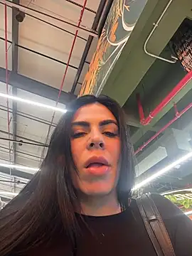 valecruz903 online show from November 12, 2025, 2:54 pm