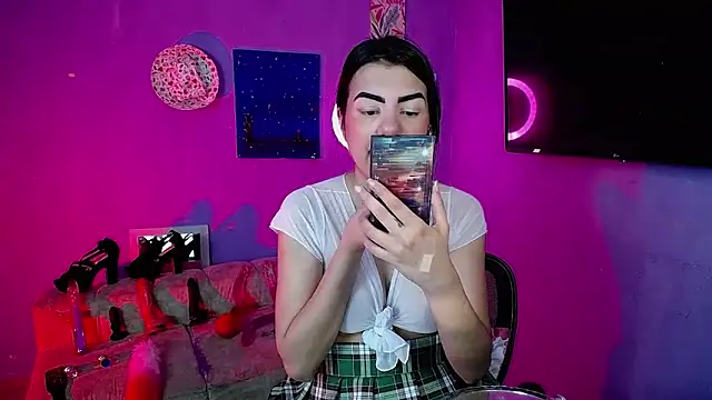 Snapshot of IsisRouse chatting on October 2, 2025, 2:48 am IsisRouse online show from October 2, 2025, 2:48 am