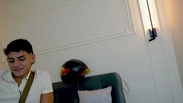 Snapshot of Paradise_boy_s chatting on January 29, 2025, 1:16 am Paradise boy s online show from January 29, 2025, 1:16 am