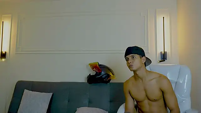 Snapshot of Paradise_boy_s chatting on January 29, 2025, 11:04 pm Paradise boy s online show from January 29, 2025, 11:04 pm