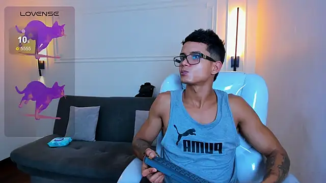 Paradise boy s online show from December 15, 2025, 4:35 pm