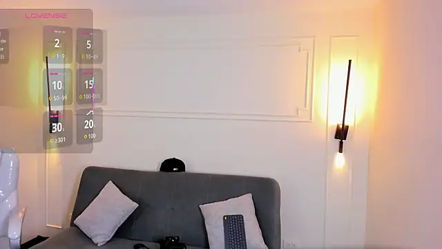 Snapshot of Paradise_boy_s chatting on October 9, 2025, 12:22 am Paradise boy s online show from October 9, 2025, 12:22 am