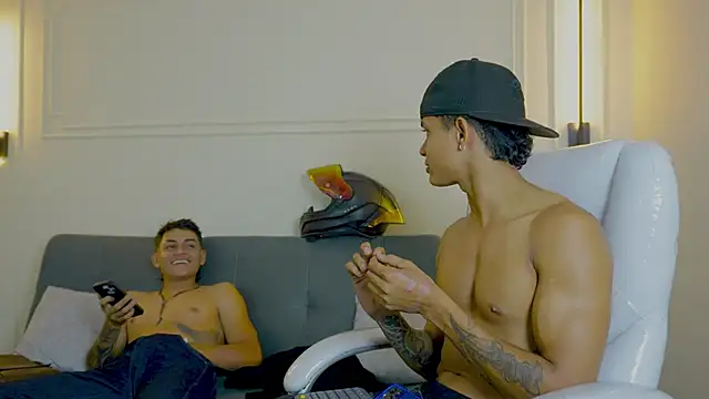 Snapshot of Paradise_boy_s chatting on January 30, 2025, 2:27 am Paradise boy s online show from January 30, 2025, 2:27 am