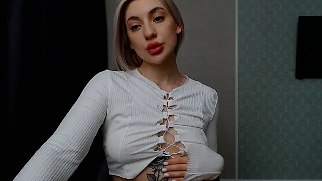 hot-sasha9 online show from March 17, 2025, 3:07 pm