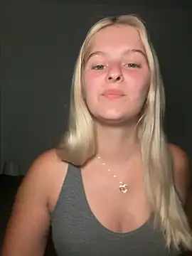 Allylove03 online show from May 8, 2026, 3:27 pm