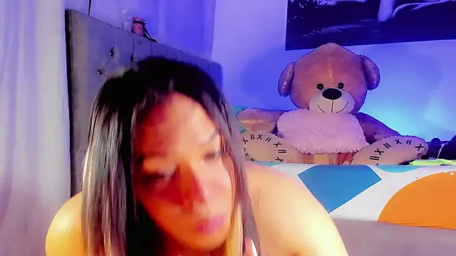 Snapshot of Zakura_hot1 chatting on October 23, 2025, 3:27 am Zakura hot1 online show from October 23, 2025, 3:27 am