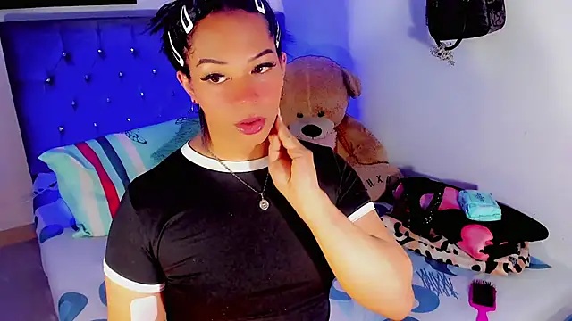 Snapshot of Zakura_hot1 chatting on September 17, 2025, 8:05 am Zakura hot1 online show from September 17, 2025, 8:05 am