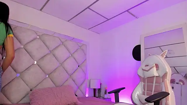 alessiaferry online show from February 20, 2026, 4:53 pm