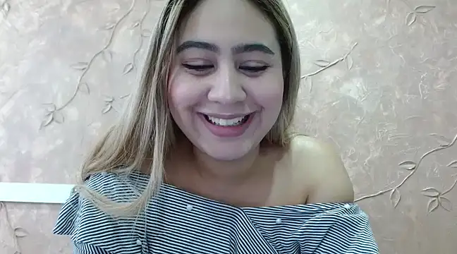 Miabonnett  online show from February 26, 2025, 12:05 pm
