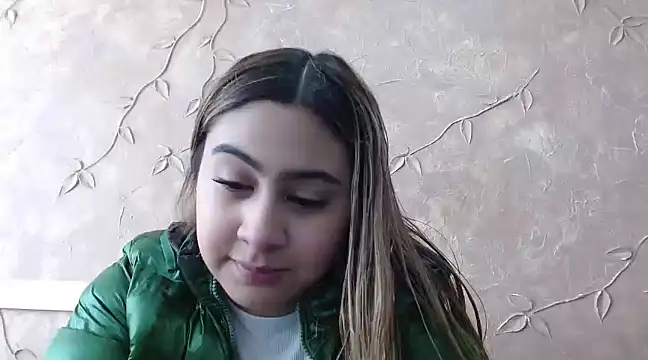 Miabonnett  online show from February 27, 2025, 12:01 pm