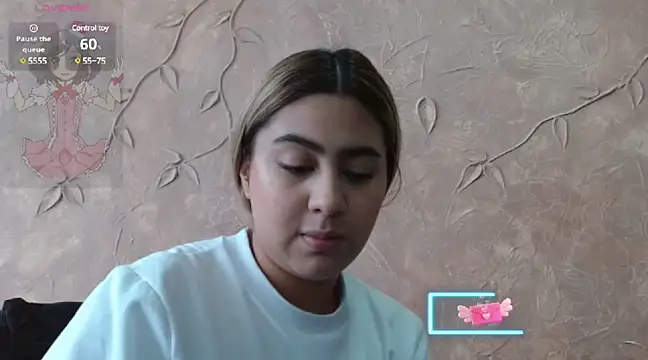 Miabonnett  online show from February 17, 2025, 1:22 pm