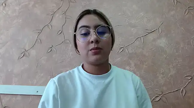 Miabonnett  online show from February 25, 2025, 6:12 pm