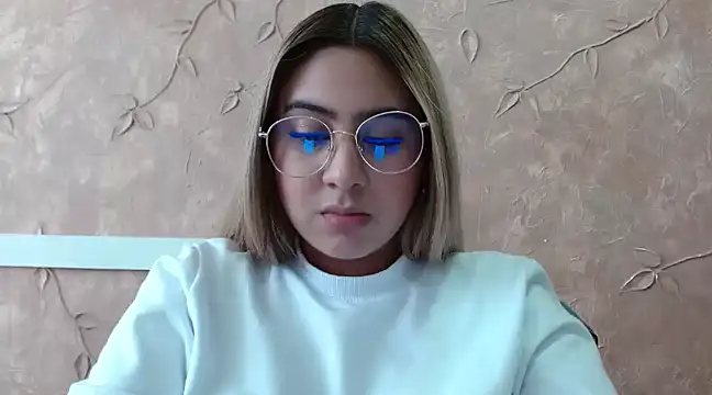 Miabonnett  online show from February 25, 2025, 3:09 pm