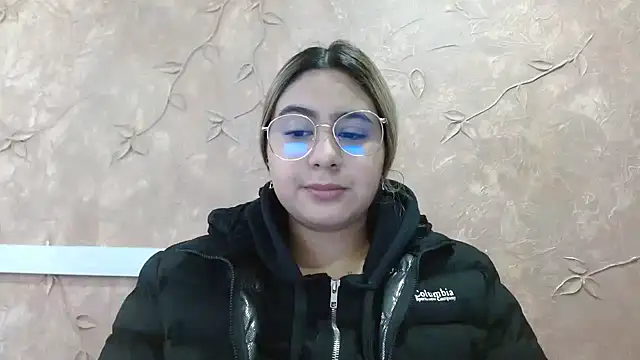 Miabonnett  online show from March 4, 2025, 12:01 pm