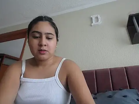 Miabonnett  online show from February 17, 2026, 2:58 pm