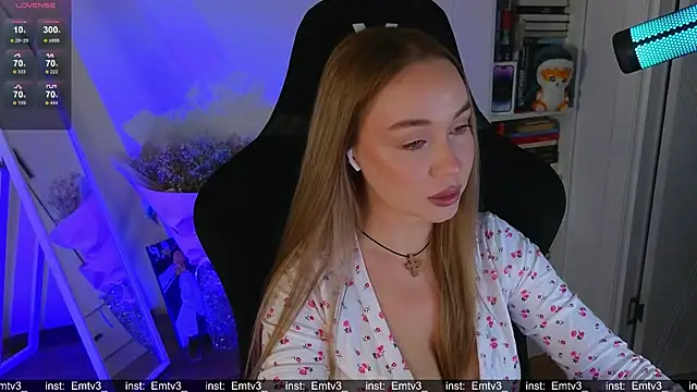 Emili1- online show from November 30, 2025, 2:40 pm