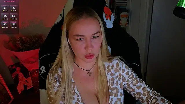 Snapshot of Emili1- chatting on September 21, 2025, 7:30 pm Emili1- online show from September 21, 2025, 7:30 pm