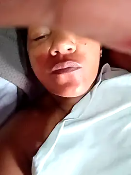 Grazzy85 online show from February 13, 2025, 11:28 am