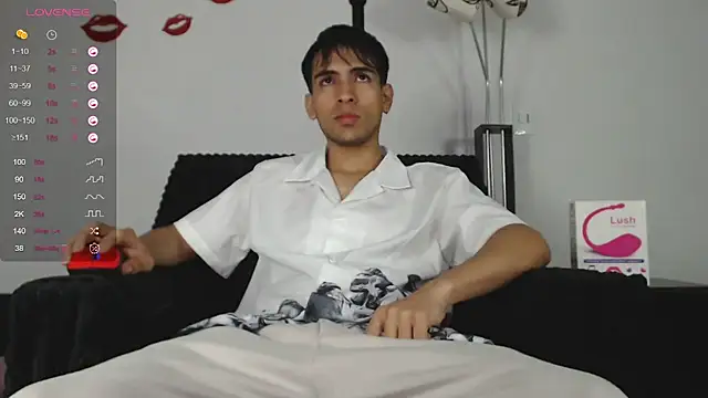Snapshot of zack_thunder chatting on February 17, 2025, 11:44 am zack thunder online show from February 17, 2025, 11:44 am