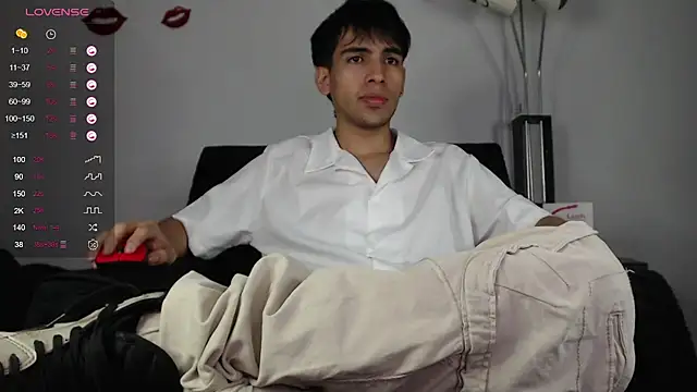 Snapshot of zack_thunder chatting on February 27, 2025, 11:50 am zack thunder online show from February 27, 2025, 11:50 am