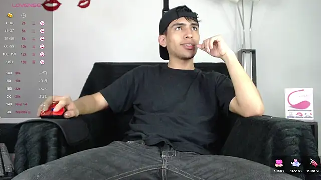 Snapshot of zack_thunder chatting on March 1, 2025, 6:43 pm zack thunder online show from March 1, 2025, 6:43 pm
