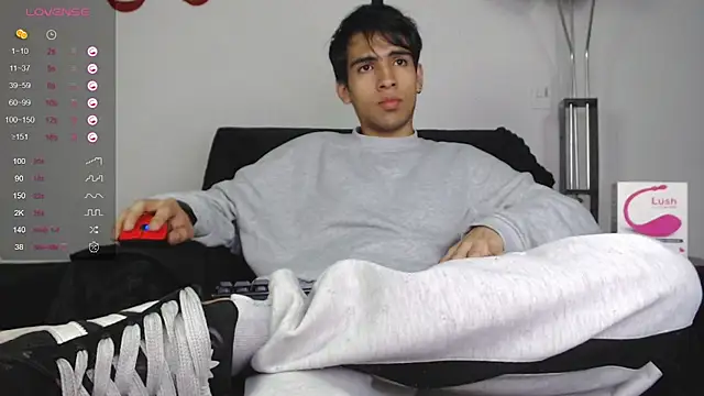 Snapshot of zack_thunder chatting on January 31, 2025, 12:18 pm zack thunder online show from January 31, 2025, 12:18 pm